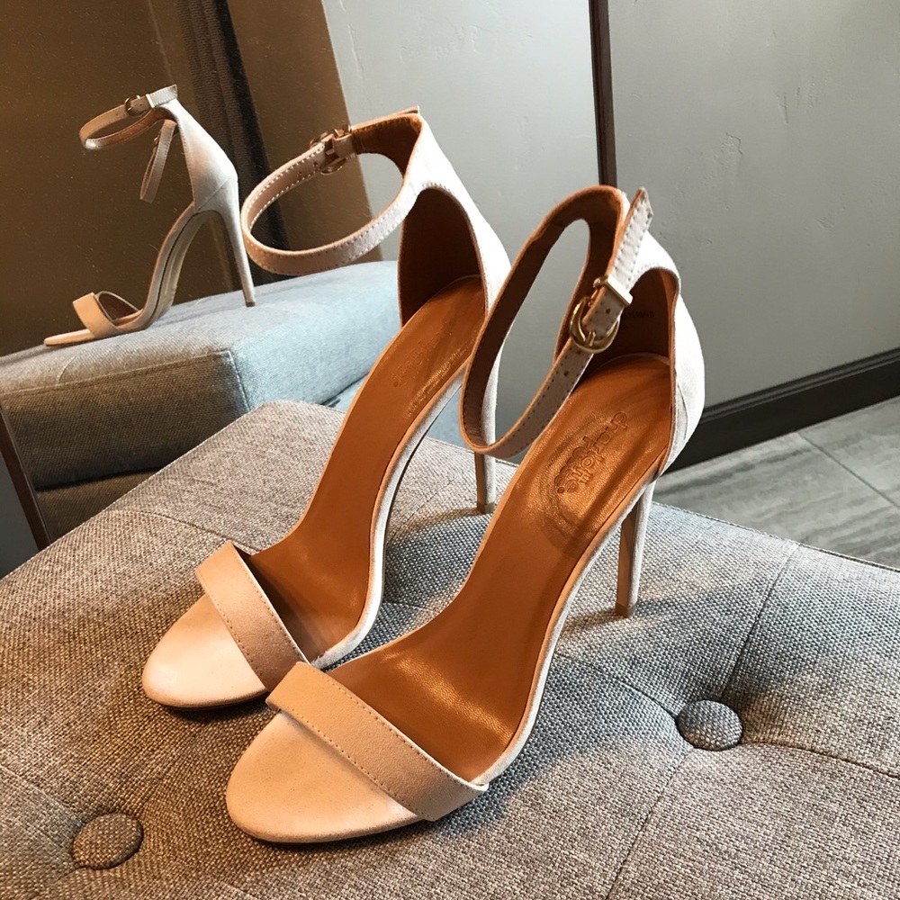 CHARLOTTE RUSSE cream strappy heels